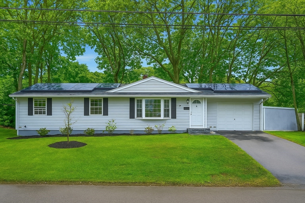 86 Jeannine Rd, Bellingham, Massachusetts, 3 Bedrooms Bedrooms, 5 Rooms Rooms,1.5 BathroomsBathrooms,Residential,For Sale,Jeannine Rd,73424909