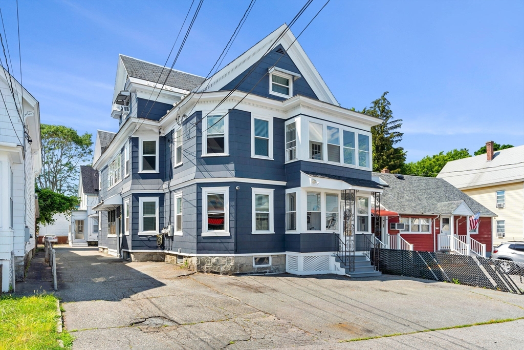 12 3rd Ave, Lowell, Massachusetts, 13 Bedrooms Bedrooms, 30 Rooms Rooms,4 BathroomsBathrooms,Residential Income,For Sale,3rd Ave,73400987