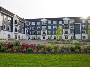 485 Blue Hills Parkway, Milton, Massachusetts, 2 Bedrooms Bedrooms, 4 Rooms Rooms,2 BathroomsBathrooms,Residential,For Sale,Blue Hills Parkway,73364520