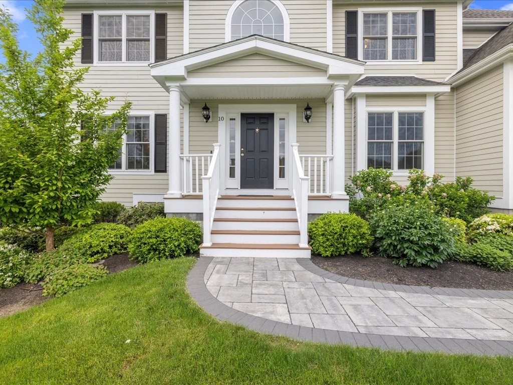 10 Beech Street, Millis, Massachusetts, 4 Bedrooms Bedrooms, 10 Rooms Rooms,3.5 BathroomsBathrooms,Residential,For Sale,Beech Street,73432193