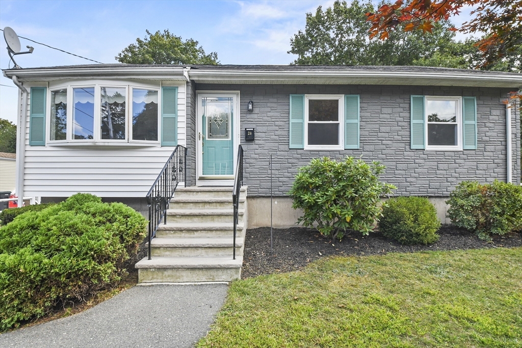 26 Feeley St, Avon, Massachusetts, 3 Bedrooms Bedrooms, 5 Rooms Rooms,1 BathroomBathrooms,Residential,For Sale,Feeley St,73428125