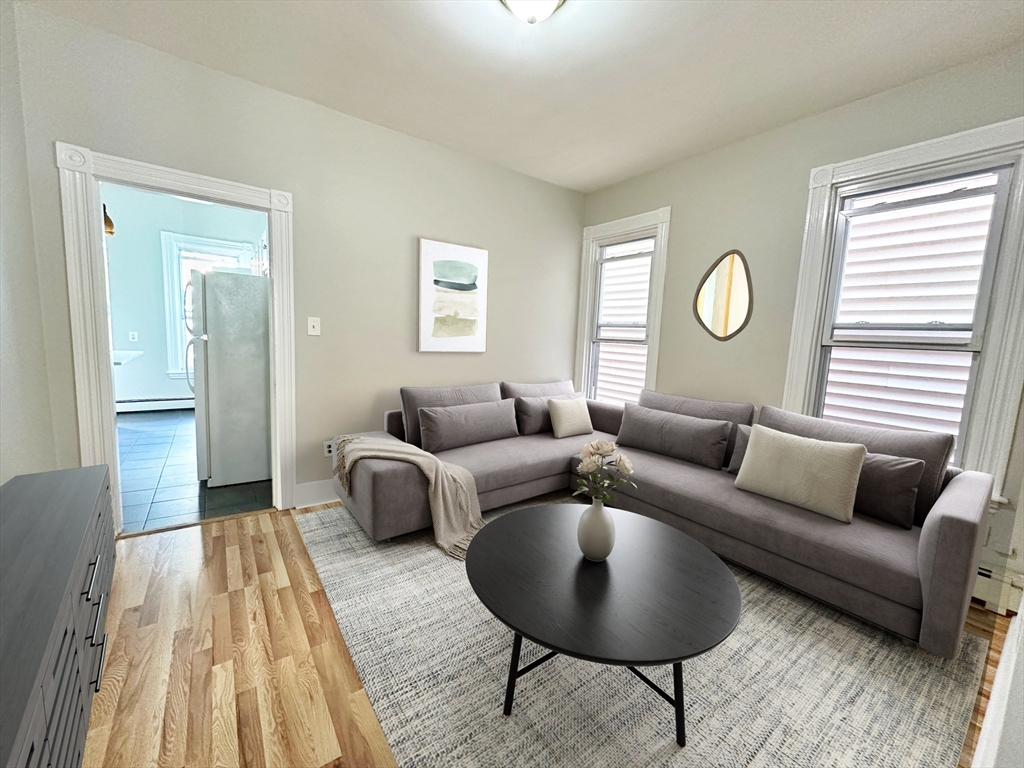 466 Sumner St, Boston, Massachusetts, 2 Bedrooms Bedrooms, 5 Rooms Rooms,1 BathroomBathrooms,Residential Lease,For Rent,Sumner St,73423665