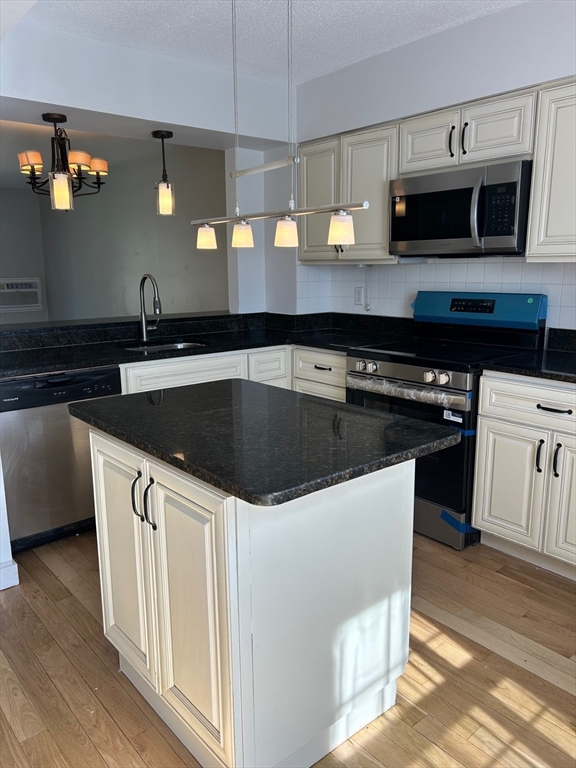 41 Foundry, Easton, Massachusetts, 2 Bedrooms Bedrooms, 5 Rooms Rooms,1.5 BathroomsBathrooms,Residential Lease,For Rent,Foundry,73434120