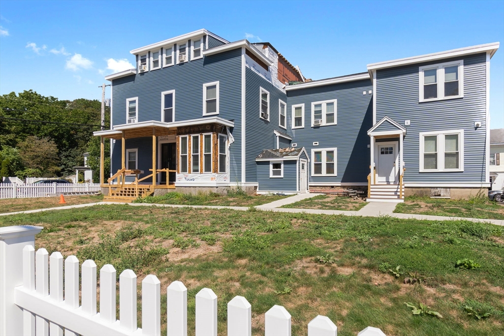 28 Poplar St, Danvers, Massachusetts, 2 Bedrooms Bedrooms, 5 Rooms Rooms,1 BathroomBathrooms,Residential Lease,For Rent,Poplar St,73425890