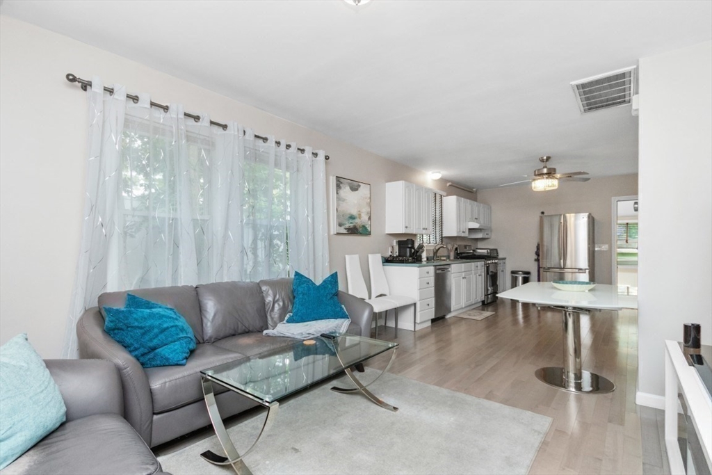 214 Turnpike Street, Canton, Massachusetts, 3 Bedrooms Bedrooms, 5 Rooms Rooms,1 BathroomBathrooms,Residential,For Sale,Turnpike Street,73414998