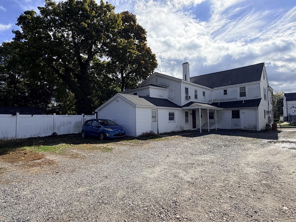 146 Village St, Medway, Massachusetts, 2 Bedrooms Bedrooms, 4 Rooms Rooms,1 BathroomBathrooms,Residential Lease,For Rent,Village St,73444014