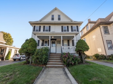 293 Main St, Winthrop, Massachusetts, 4 Bedrooms Bedrooms, 8 Rooms Rooms,1.5 BathroomsBathrooms,Residential Lease,For Rent,Main St,73443990