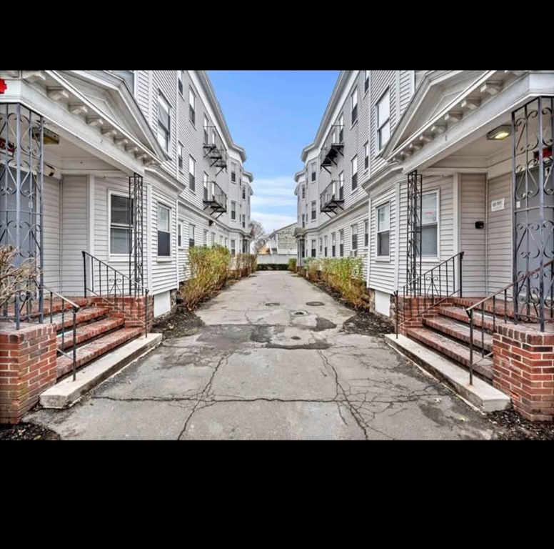 2 Kingsley Ter, Lynn, Massachusetts, 1 Bedroom Bedrooms, 4 Rooms Rooms,1 BathroomBathrooms,Residential Lease,For Rent,Kingsley Ter,73444167