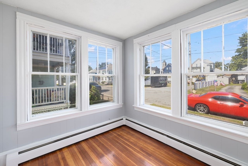 51 Hanover Avenue, Pawtucket, Rhode Island, 4 Bedrooms Bedrooms, 8 Rooms Rooms,1 BathroomBathrooms,Residential Income,For Sale,Hanover Avenue,73422740