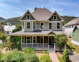 48 Mechanic Street, Shelburne, Massachusetts, 5 Bedrooms Bedrooms, 9 Rooms Rooms,3 BathroomsBathrooms,Residential Income,For Sale,Mechanic Street,73419645