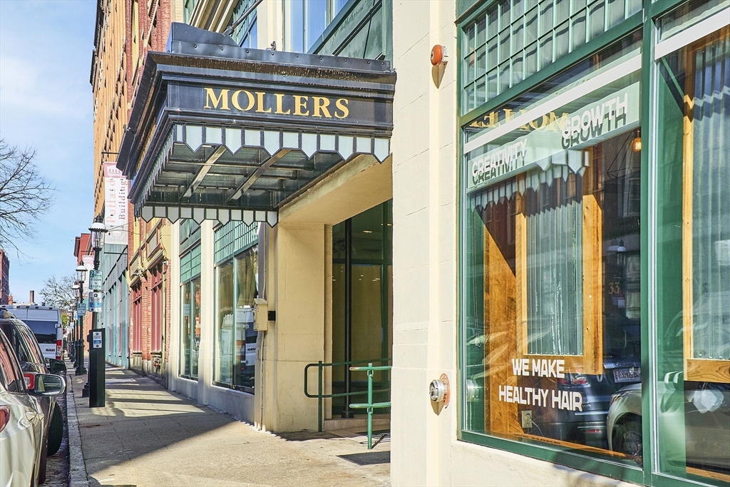 23-33 Middle St, Lowell, Massachusetts, 1 Bedroom Bedrooms, 2 Rooms Rooms,1 BathroomBathrooms,Residential,For Sale,Middle St,73444394