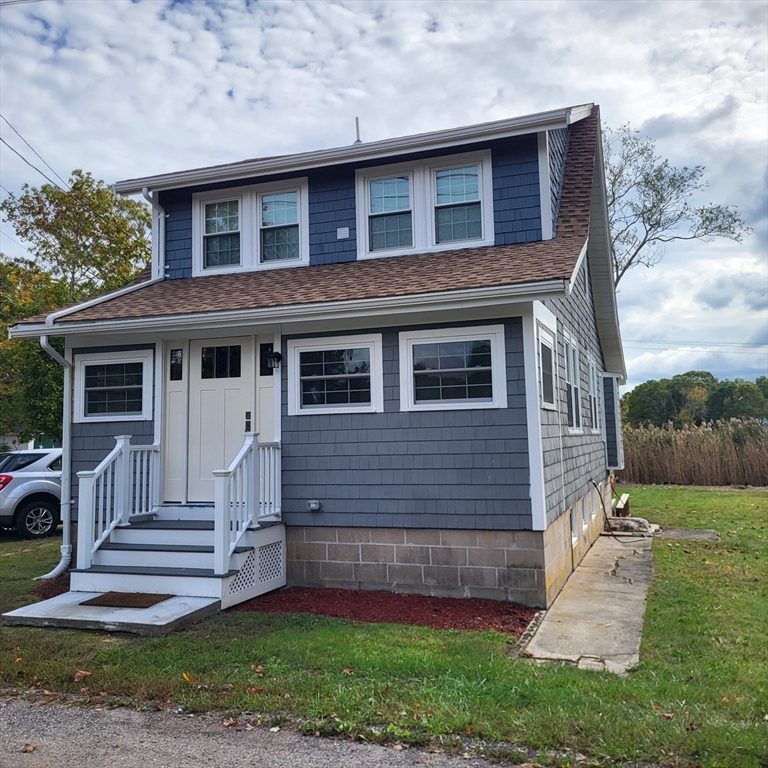 14 Mckinley Street, Wareham, Massachusetts, 3 Bedrooms Bedrooms, 6 Rooms Rooms,1.5 BathroomsBathrooms,Residential Lease,For Rent,Mckinley Street,73444486