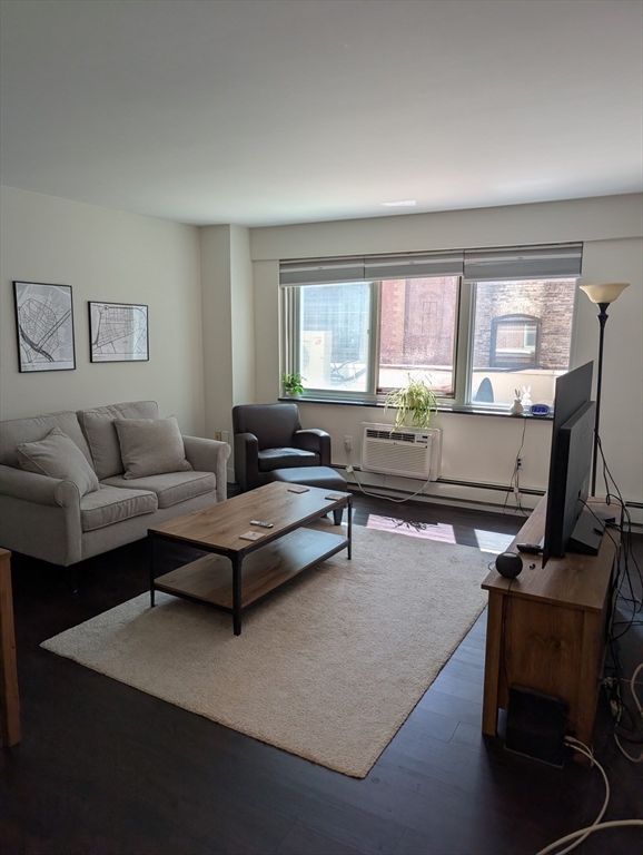 130 Bowdoin, Boston, Massachusetts, 1 Bedroom Bedrooms, 3 Rooms Rooms,1 BathroomBathrooms,Residential Lease,For Rent,Bowdoin,73444520