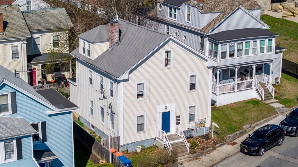 369 County St, New Bedford, Massachusetts, 6 Bedrooms Bedrooms, 12 Rooms Rooms,3 BathroomsBathrooms,Residential Income,For Sale,County St,73362038