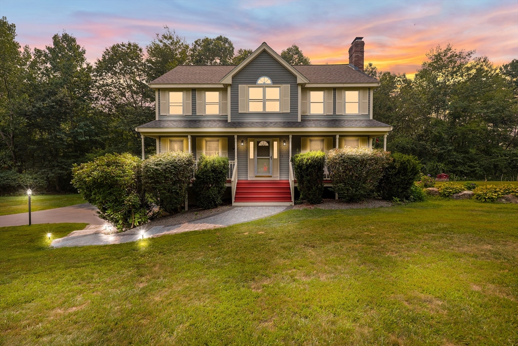 10 Bicknell Dr, Mendon, Massachusetts, 4 Bedrooms Bedrooms, 8 Rooms Rooms,2.5 BathroomsBathrooms,Residential,For Sale,Bicknell Dr,73417620