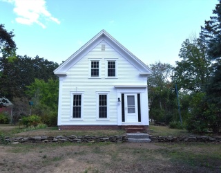 113 Main Street, Kingston, New Hampshire, 3 Bedrooms Bedrooms, 8 Rooms Rooms,1 BathroomBathrooms,Residential,For Sale,Main Street,73424833