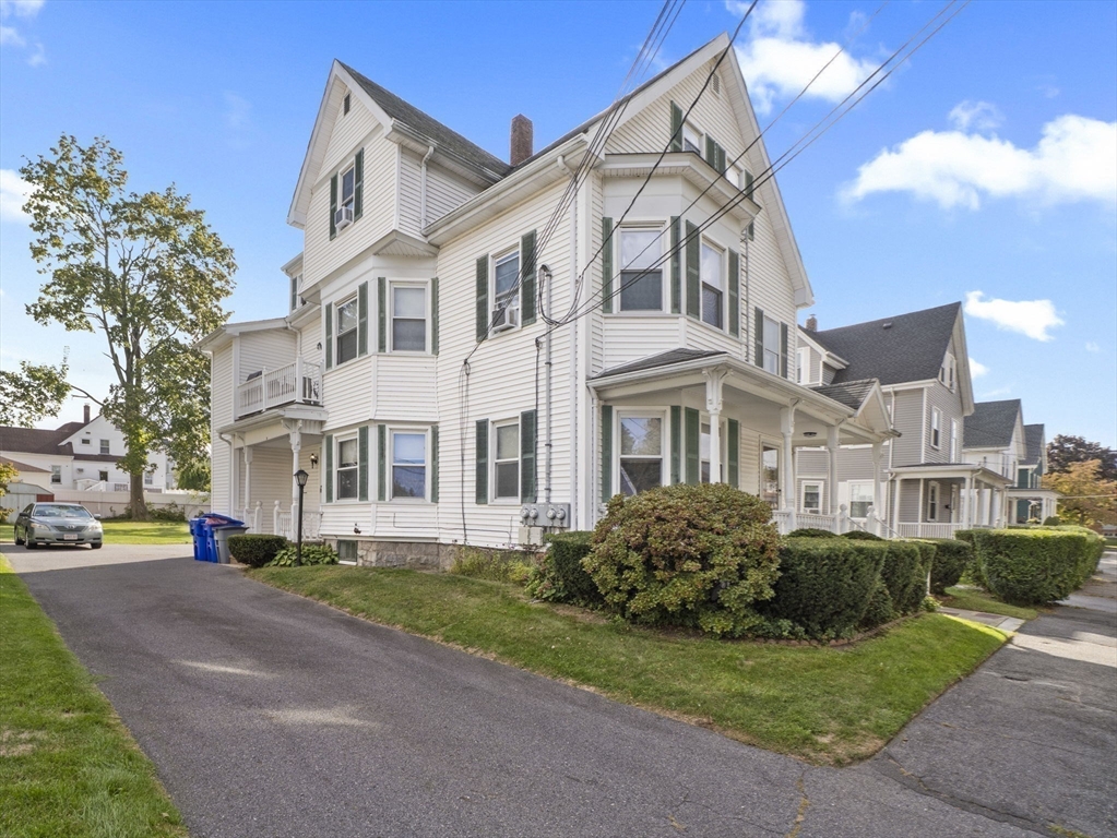 8 Bradford St, Taunton, Massachusetts, 8 Bedrooms Bedrooms, 14 Rooms Rooms,3 BathroomsBathrooms,Residential Income,For Sale,Bradford St,73432293