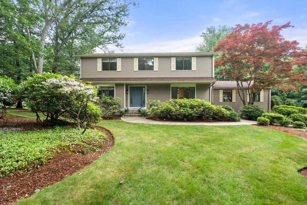 18 Juniper Ln, Framingham, Massachusetts, 4 Bedrooms Bedrooms, 10 Rooms Rooms,3 BathroomsBathrooms,Residential,For Sale,Juniper Ln,73394118