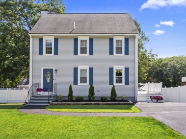 43 Oak Knoll Rd, Lowell, Massachusetts, 3 Bedrooms Bedrooms, 5 Rooms Rooms,2.5 BathroomsBathrooms,Residential,For Sale,Oak Knoll Rd,73411149