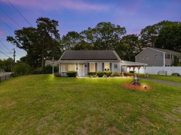 111 Ralph Mann Dr, Stoughton, Massachusetts, 4 Bedrooms Bedrooms, 5 Rooms Rooms,1 BathroomBathrooms,Residential,For Sale,Ralph Mann Dr,73393091 111 Ralph Mann Dr, Stoughton, Massachusetts, 4 Bedrooms Bedrooms, 5 Rooms Rooms,1 BathroomBathrooms,Residential,For Sale,Ralph Mann Dr,73393091