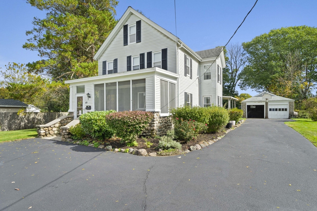 619 North Main Street, Mansfield, Massachusetts, 2 Bedrooms Bedrooms, 7 Rooms Rooms,1.5 BathroomsBathrooms,Residential,For Sale,North Main Street,73444570