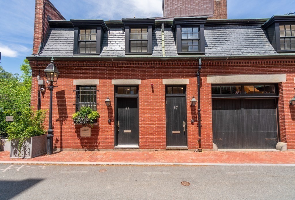 41 Beaver Pl, Boston, Massachusetts, 1 Bedroom Bedrooms, 2 Rooms Rooms,1 BathroomBathrooms,Residential Lease,For Rent,Beaver Pl,73444626