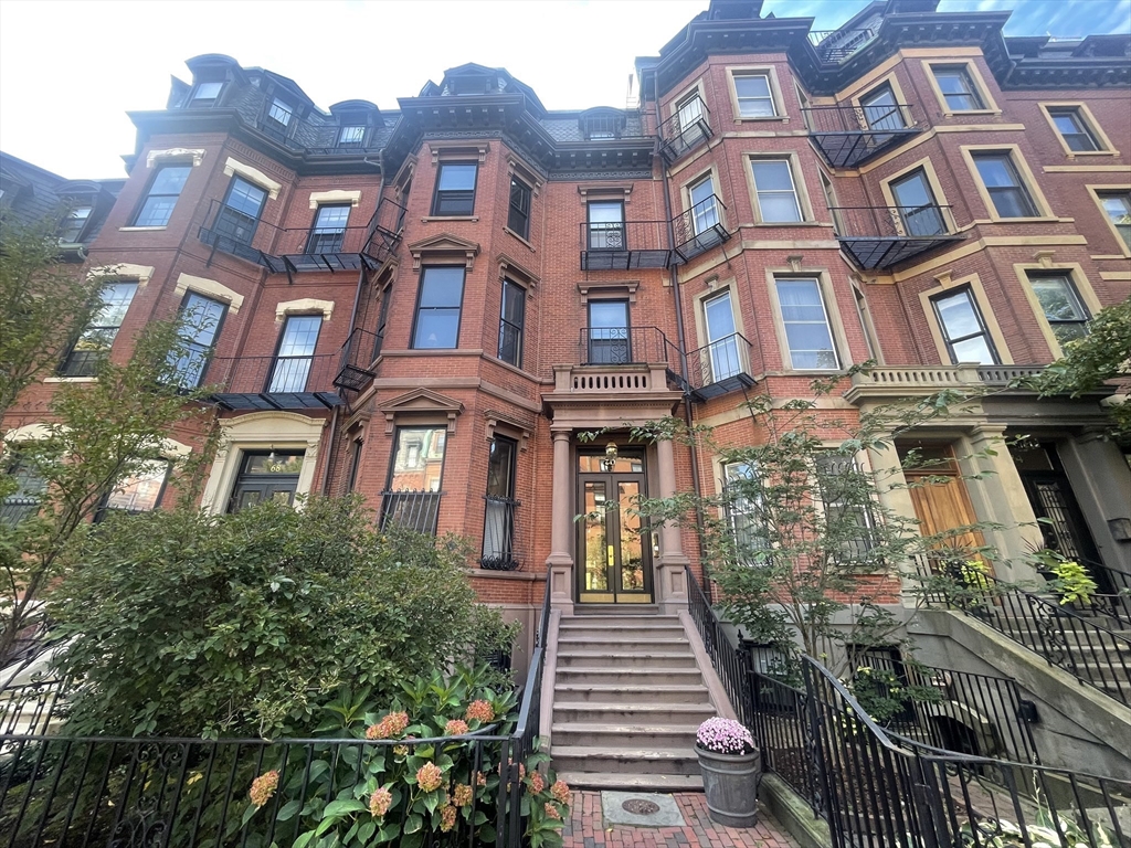70 Marlborough, Boston, Massachusetts, 2 Rooms Rooms,1 BathroomBathrooms,Residential Lease,For Rent,Marlborough,73436623