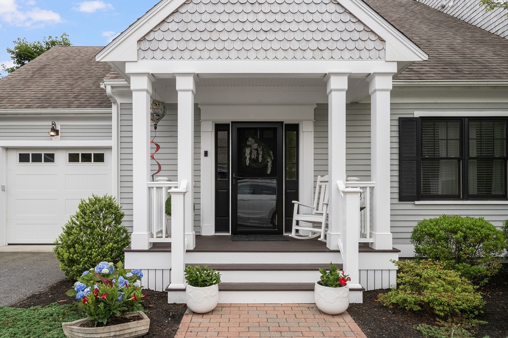 675 Main St, Barnstable, Massachusetts, 2 Bedrooms Bedrooms, 5 Rooms Rooms,2.5 BathroomsBathrooms,Residential,For Sale,Main St,73394453