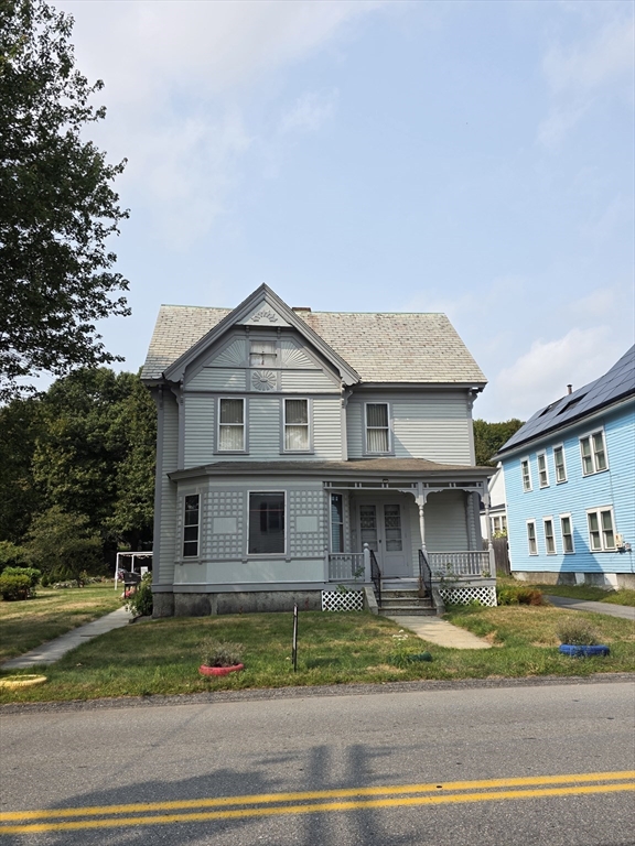 85 Boutelle St, Fitchburg, Massachusetts, 5 Bedrooms Bedrooms, 10 Rooms Rooms,2 BathroomsBathrooms,Residential Income,For Sale,Boutelle St,73421393