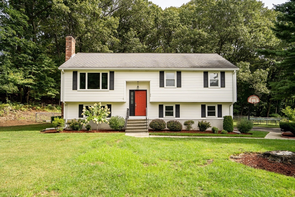 96 Breakneck Hill Rd, Southborough, Massachusetts, 4 Bedrooms Bedrooms, 7 Rooms Rooms,2 BathroomsBathrooms,Residential,For Sale,Breakneck Hill Rd,73428767