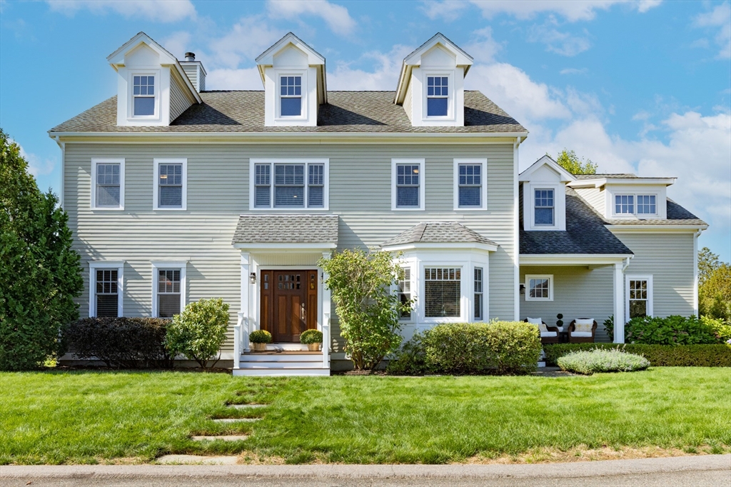 4 Penny Lane, Beverly, Massachusetts, 4 Bedrooms Bedrooms, 8 Rooms Rooms,2.5 BathroomsBathrooms,Residential,For Sale,Penny Lane,73428494