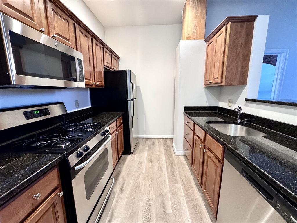 4 Bishop Street, Framingham, Massachusetts, 2 Bedrooms Bedrooms, 4 Rooms Rooms,2 BathroomsBathrooms,Residential Lease,For Rent,Bishop Street,73444918