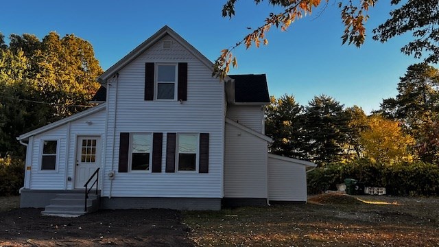 81 Mccarthy Ave, Chicopee, Massachusetts, 4 Bedrooms Bedrooms, 5 Rooms Rooms,2 BathroomsBathrooms,Residential,For Sale,Mccarthy Ave,73444990