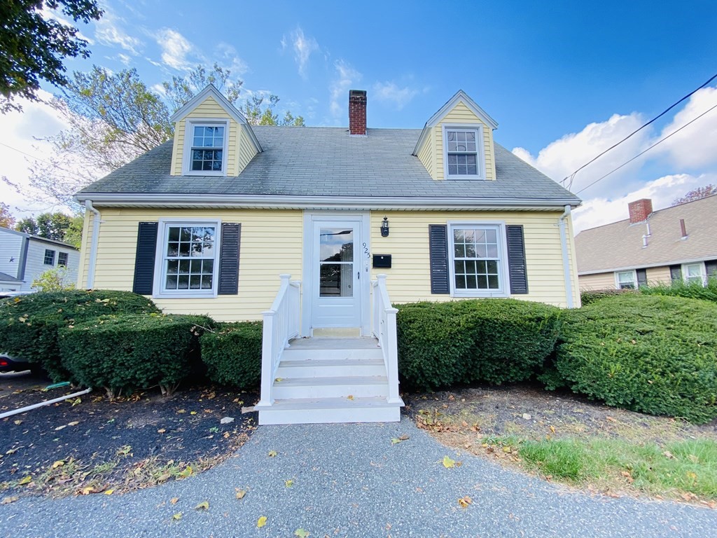 925 Main St, Weymouth, Massachusetts, 2 Bedrooms Bedrooms, 7 Rooms Rooms,1.5 BathroomsBathrooms,Residential Lease,For Rent,Main St,73445012