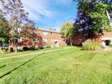 199 Regency Park Drive, Agawam, Massachusetts, 2 Bedrooms Bedrooms, 5 Rooms Rooms,1.5 BathroomsBathrooms,Residential Lease,For Rent,Regency Park Drive,73433526