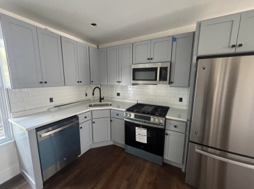 10 Hunting St, Cambridge, Massachusetts, 2 Bedrooms Bedrooms, 4 Rooms Rooms,1 BathroomBathrooms,Residential Lease,For Rent,Hunting St,73408023