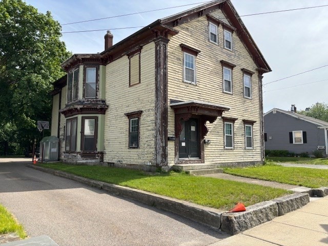 83 Main, Blackstone, Massachusetts, 6 Bedrooms Bedrooms, 10 Rooms Rooms,2 BathroomsBathrooms,Residential Income,For Sale,Main,73394864