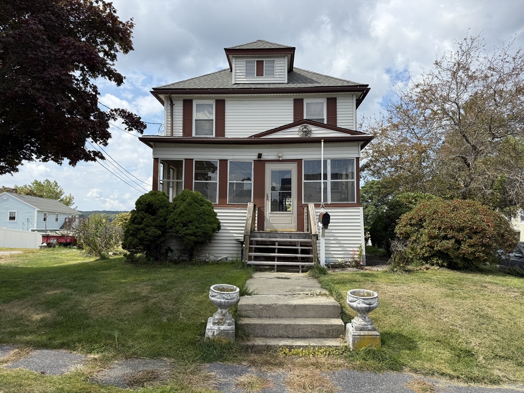 62 Pine View Ave, Worcester, Massachusetts, 3 Bedrooms Bedrooms, 6 Rooms Rooms,1 BathroomBathrooms,Residential,For Sale,Pine View Ave,73430619