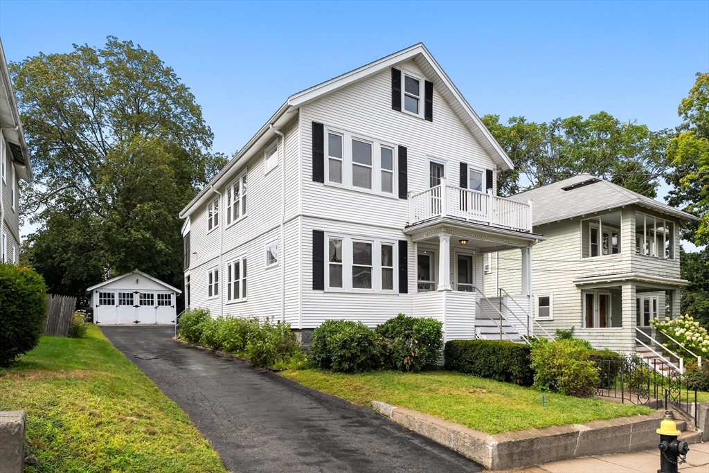 19-21 Augustus Ave, Boston, Massachusetts, 5 Bedrooms Bedrooms, 11 Rooms Rooms,2 BathroomsBathrooms,Residential Income,For Sale,Augustus Ave,73424985