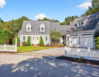 55 Spinnaker Ln, Harwich, Massachusetts, 4 Bedrooms Bedrooms, 10 Rooms Rooms,3.5 BathroomsBathrooms,Residential,For Sale,Spinnaker Ln,73432748