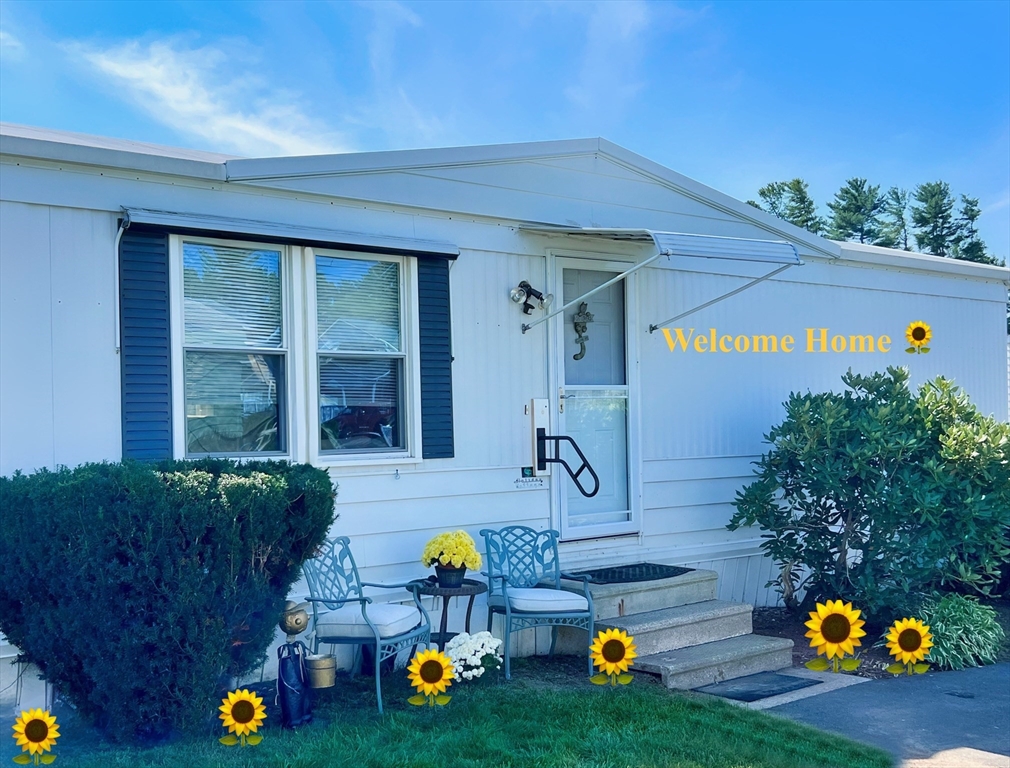 7 Fourth Ave, Westfield, Massachusetts, 2 Bedrooms Bedrooms, 4 Rooms Rooms,1 BathroomBathrooms,Residential,For Sale,Fourth Ave,73431348