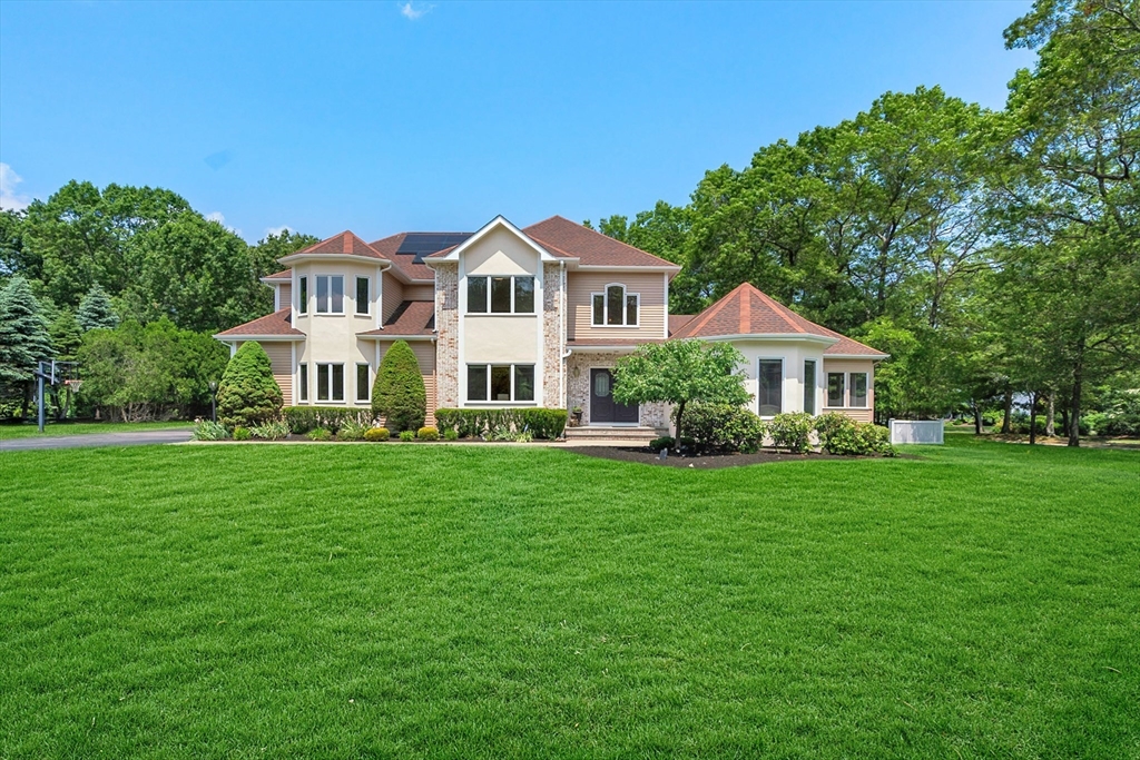 14 Sandpiper Hill, Sharon, Massachusetts, 4 Bedrooms Bedrooms, 10 Rooms Rooms,3.5 BathroomsBathrooms,Residential,For Sale,Sandpiper Hill,73392894