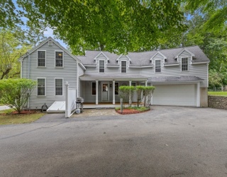 70 Maple St, West Newbury, Massachusetts, 3 Bedrooms Bedrooms, 7 Rooms Rooms,3 BathroomsBathrooms,Residential,For Sale,Maple St,73425134