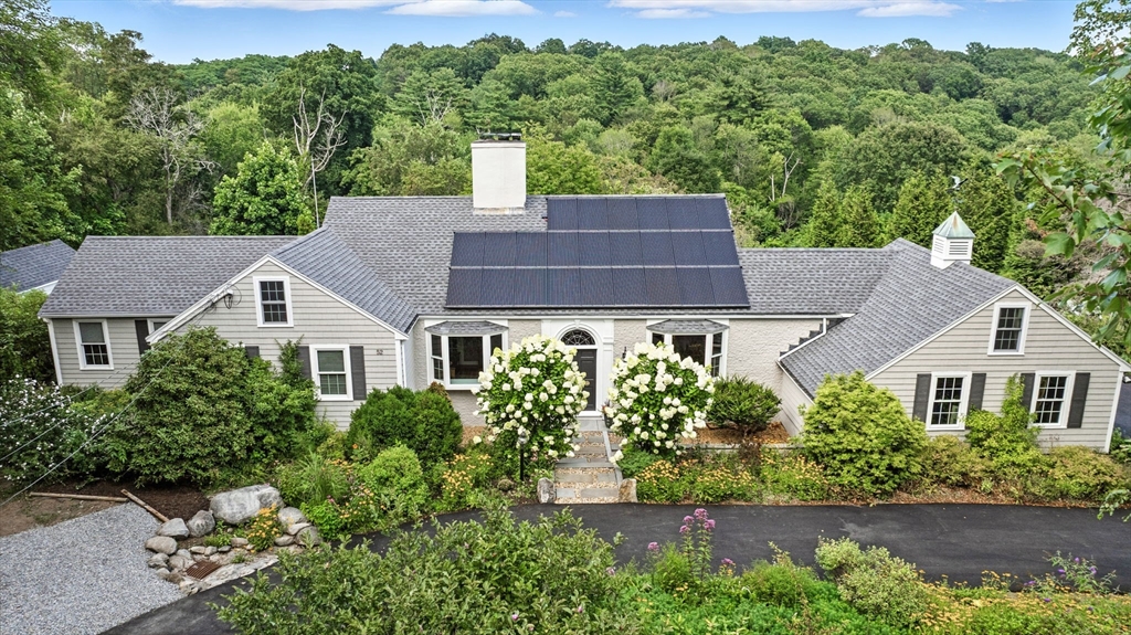 52 Wenham Road, Topsfield, Massachusetts, 4 Bedrooms Bedrooms, 10 Rooms Rooms,3 BathroomsBathrooms,Residential,For Sale,Wenham Road,73419790