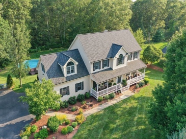 82 Laurel Ln., Bellingham, Massachusetts, 4 Bedrooms Bedrooms, 8 Rooms Rooms,2.5 BathroomsBathrooms,Residential,For Sale,Laurel Ln.,73411789