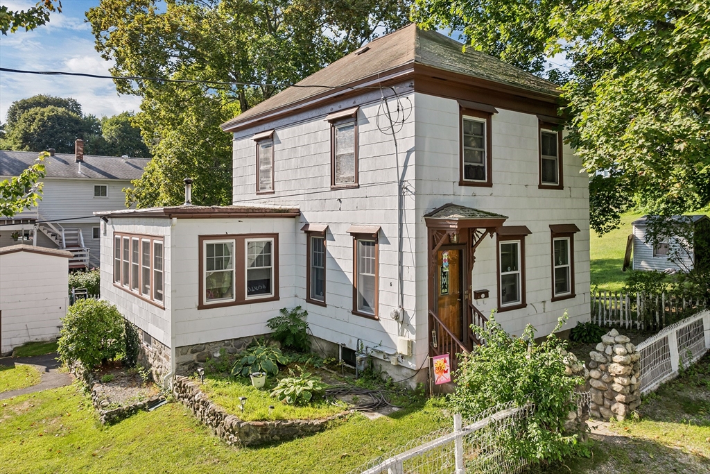 6 Sherman Place, Lawrence, Massachusetts, 3 Bedrooms Bedrooms, 7 Rooms Rooms,1 BathroomBathrooms,Residential,For Sale,Sherman Place,73415350