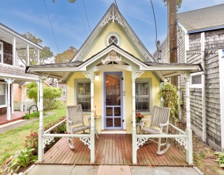 2 Lincoln Ave, Oak Bluffs, Massachusetts, 1 Bedroom Bedrooms, 2 Rooms Rooms,1 BathroomBathrooms,Residential,For Sale,Lincoln Ave,73445260