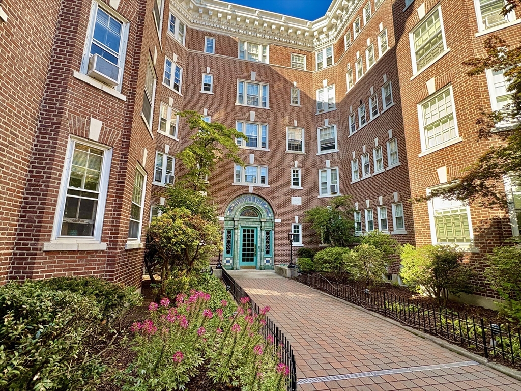 1572 Massachusetts Ave., Cambridge, Massachusetts, 1 Bedroom Bedrooms, 2 Rooms Rooms,1 BathroomBathrooms,Residential Lease,For Rent,Massachusetts Ave.,73437567