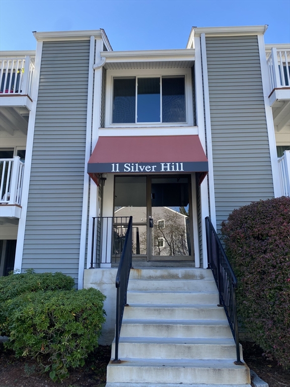 11 Silver Hill Lane, Natick, Massachusetts, 1 Bedroom Bedrooms, 4 Rooms Rooms,1 BathroomBathrooms,Residential Lease,For Rent,Silver Hill Lane,73445402