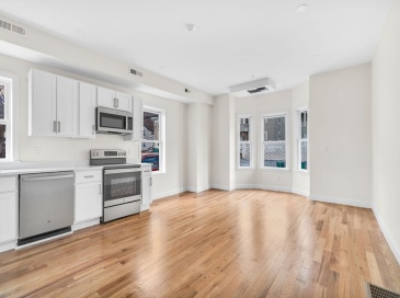 23 Pleasant Street, Fitchburg, Massachusetts, 4 Bedrooms Bedrooms, 7 Rooms Rooms,2 BathroomsBathrooms,Residential Lease,For Rent,Pleasant Street,73411907